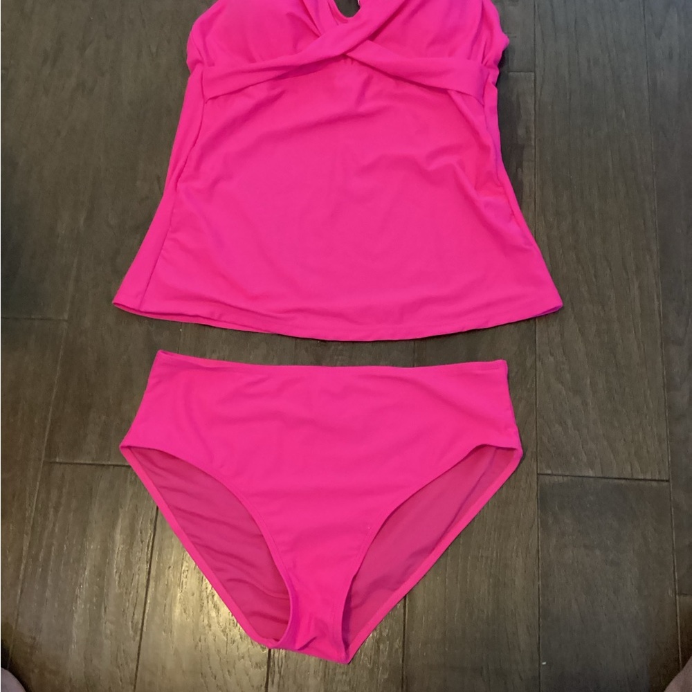 Women’s Large Pink Tankini Swimsuit in Hot Pink w/criss cross top - Picture 4 of 6